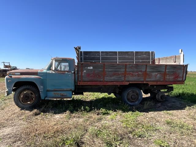 Image of Ford F-600 equipment image 4