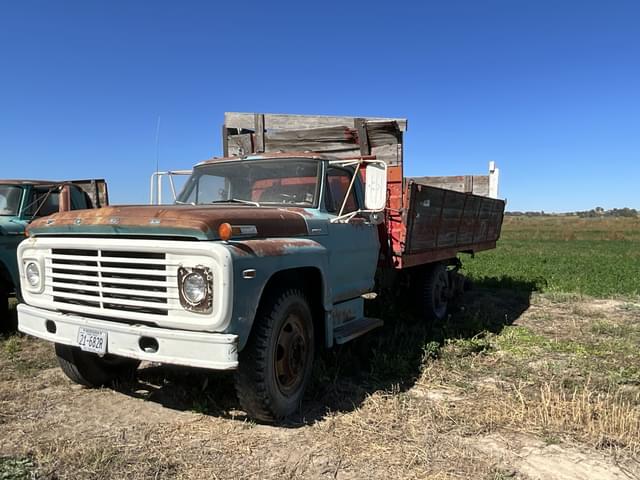Image of Ford F-600 equipment image 3