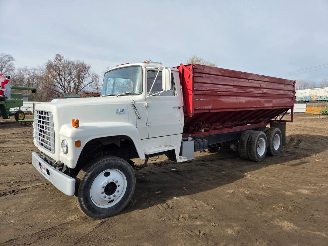 Image of Ford 800 Primary image