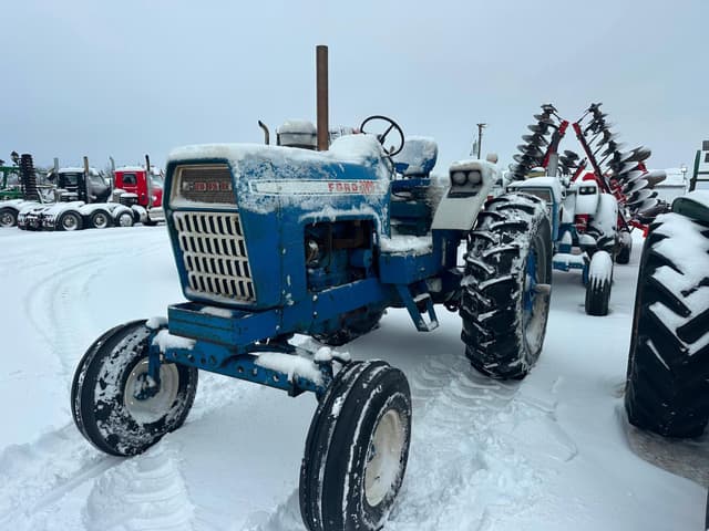 Image of Ford 8000 equipment image 3