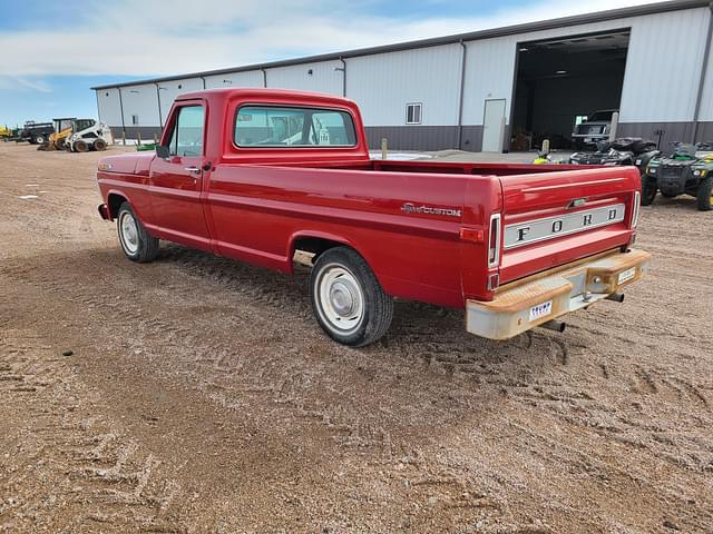 Image of Ford F-100 equipment image 3