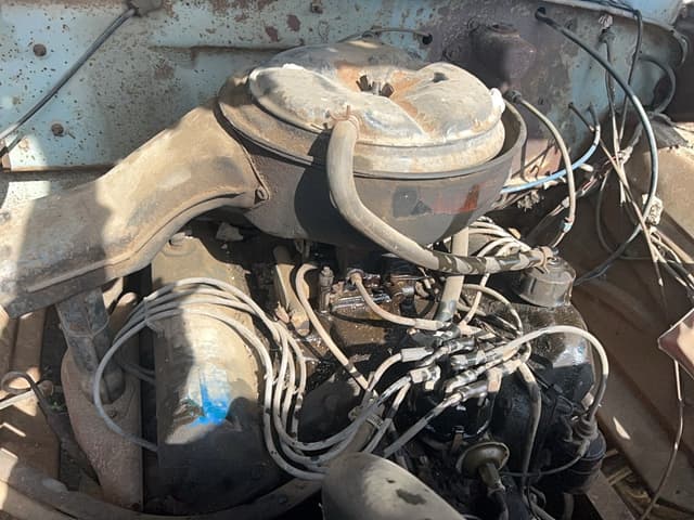 Image of Ford F-600 equipment image 4