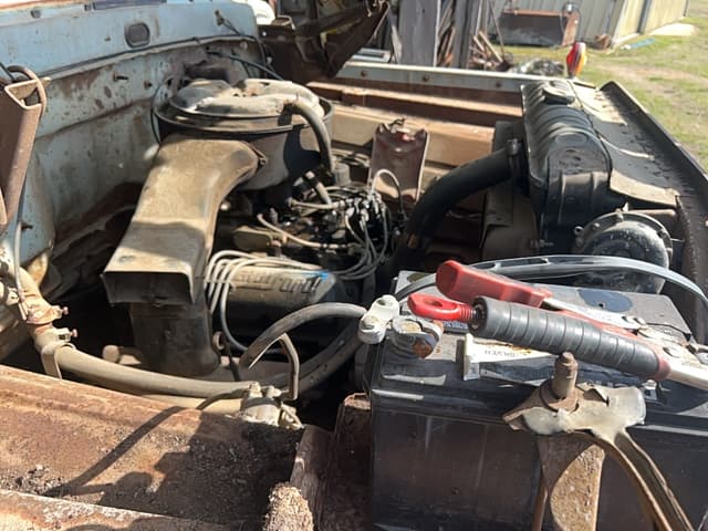 Image of Ford F-600 equipment image 3