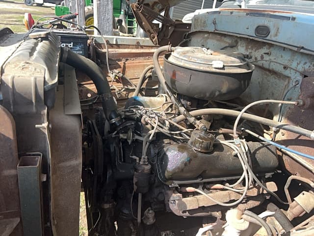 Image of Ford F-600 equipment image 2