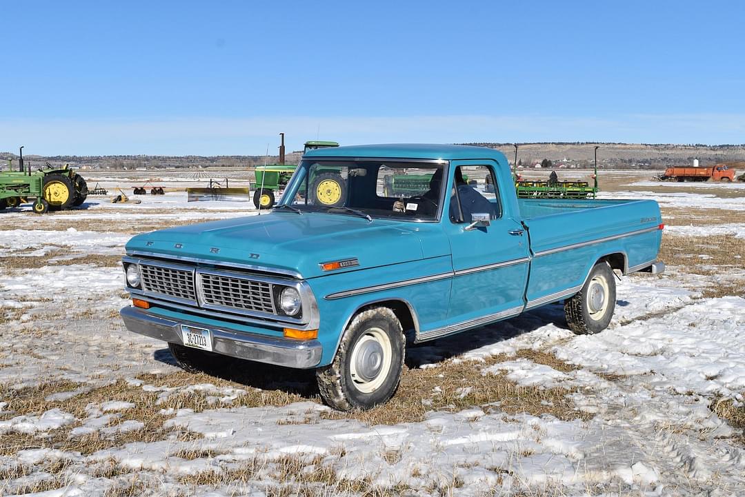 Image of Ford F-100 Primary image