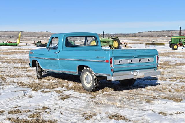 Image of Ford F-100 equipment image 2