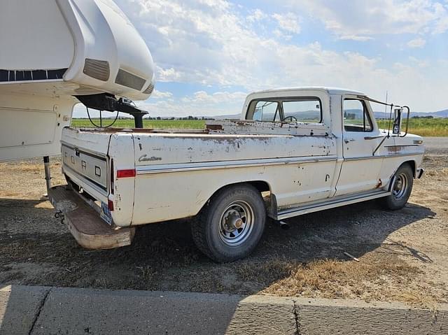 Image of Ford F-250 equipment image 1