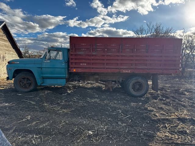 Image of Ford F-600 equipment image 1