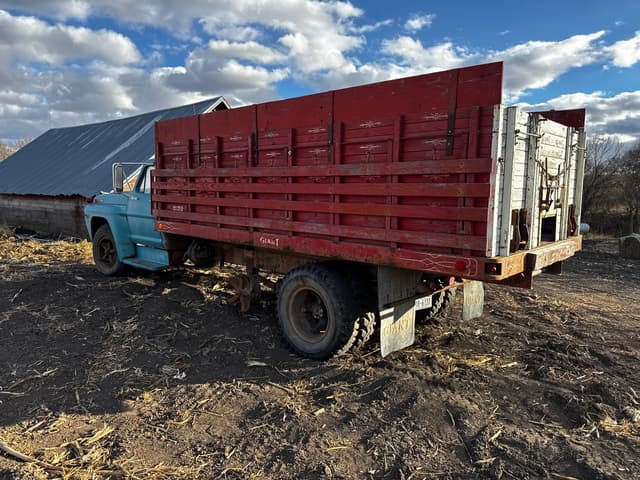 Image of Ford F-600 equipment image 3