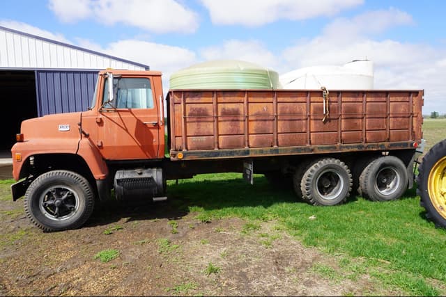 Image of Ford LN6000 equipment image 2