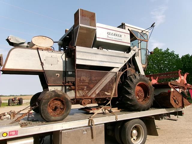 Image of Gleaner K equipment image 1