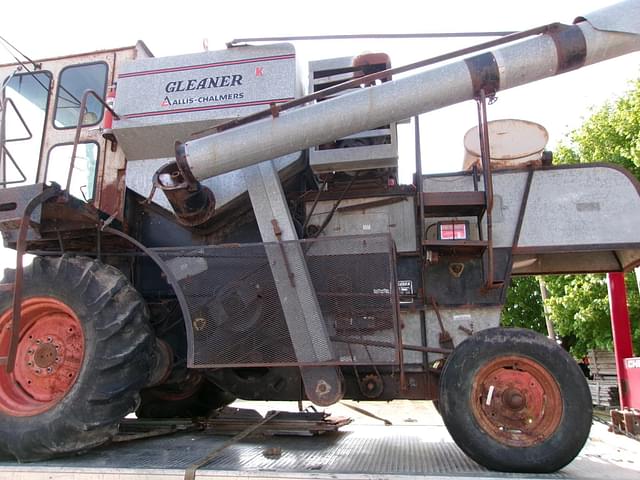 Image of Gleaner K equipment image 4