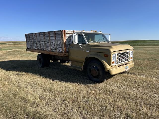 Image of GMC 5500 equipment image 2