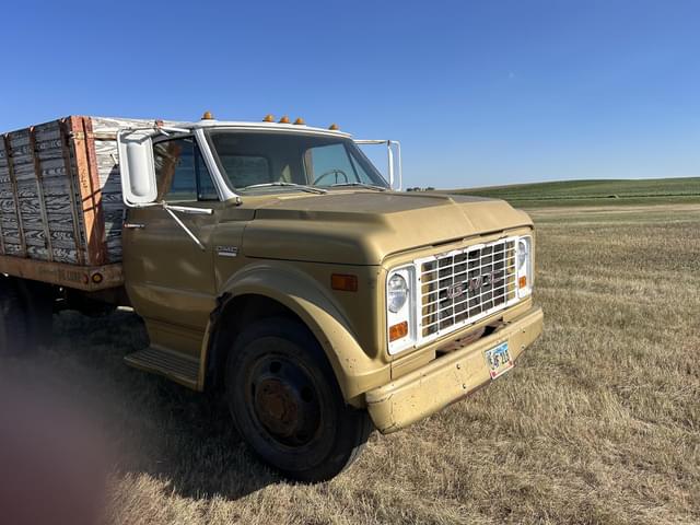 Image of GMC 5500 equipment image 1