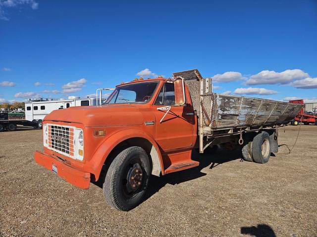 Image of GMC 5500 equipment image 1