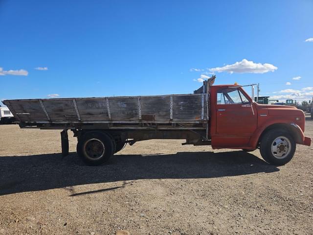 Image of GMC 5500 equipment image 4