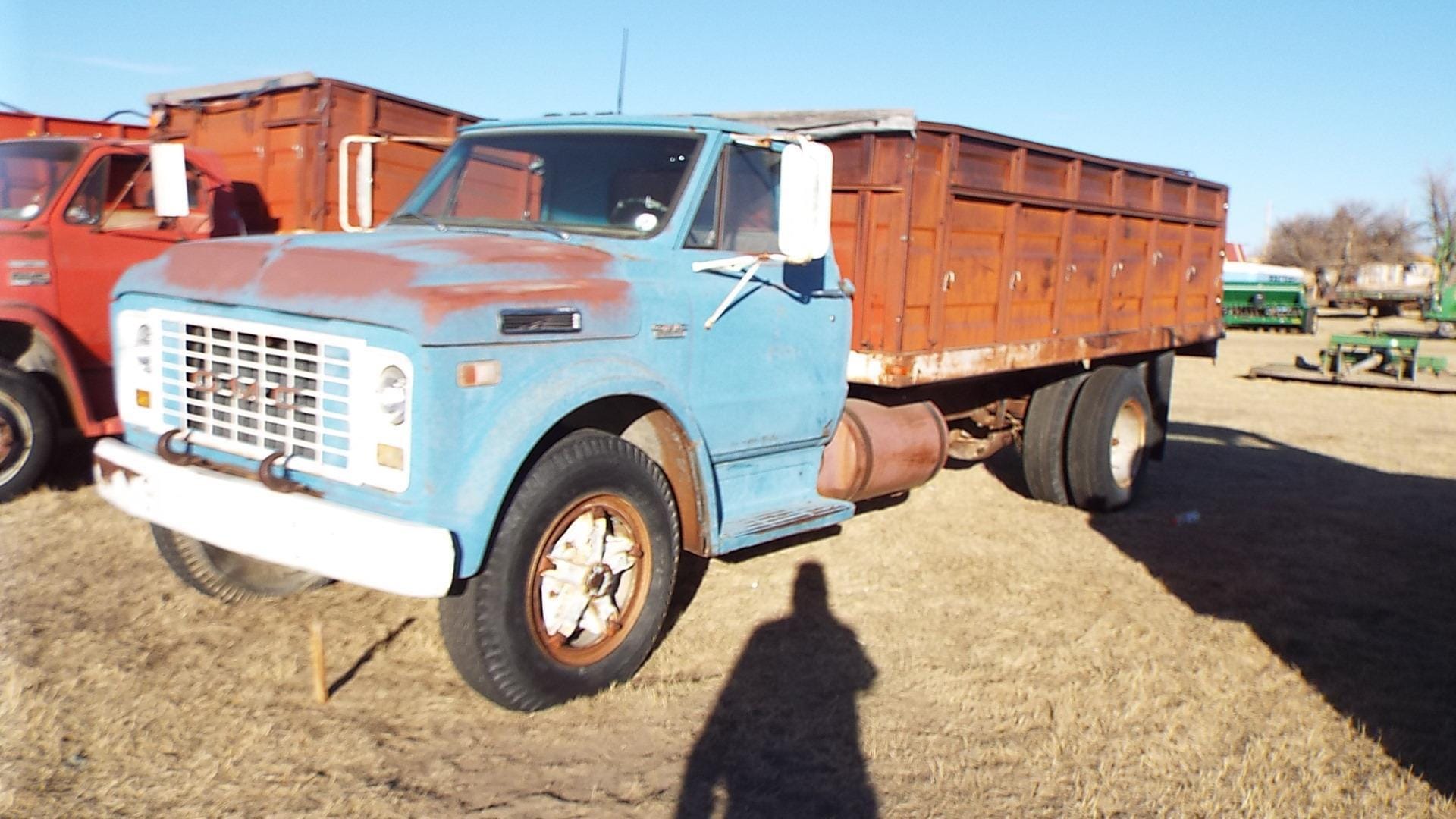 1970 GMC 6500 Equipment Image0
