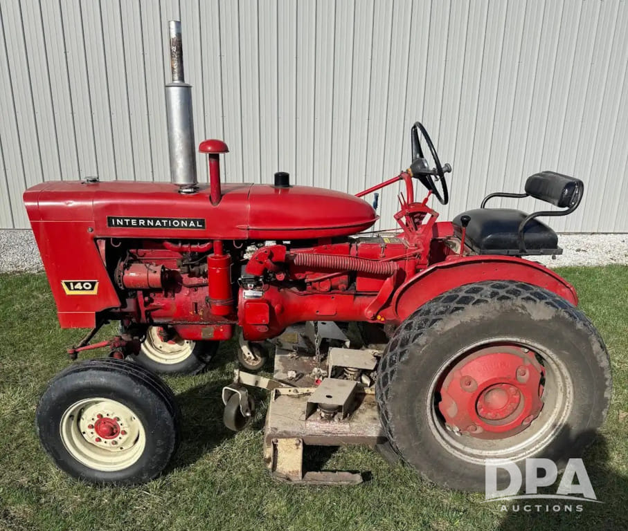 1970 International Harvester 140 Equipment Image0