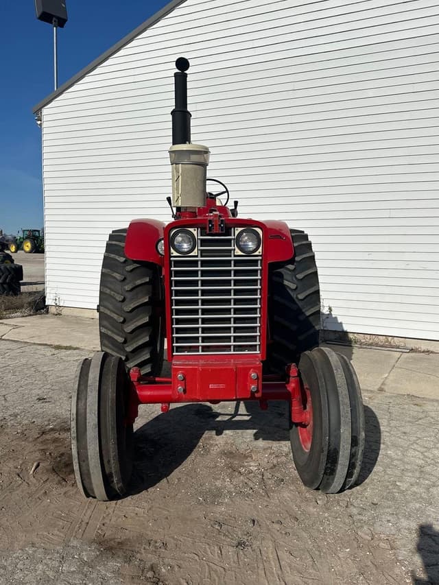 Image of International Harvester 1456 equipment image 1