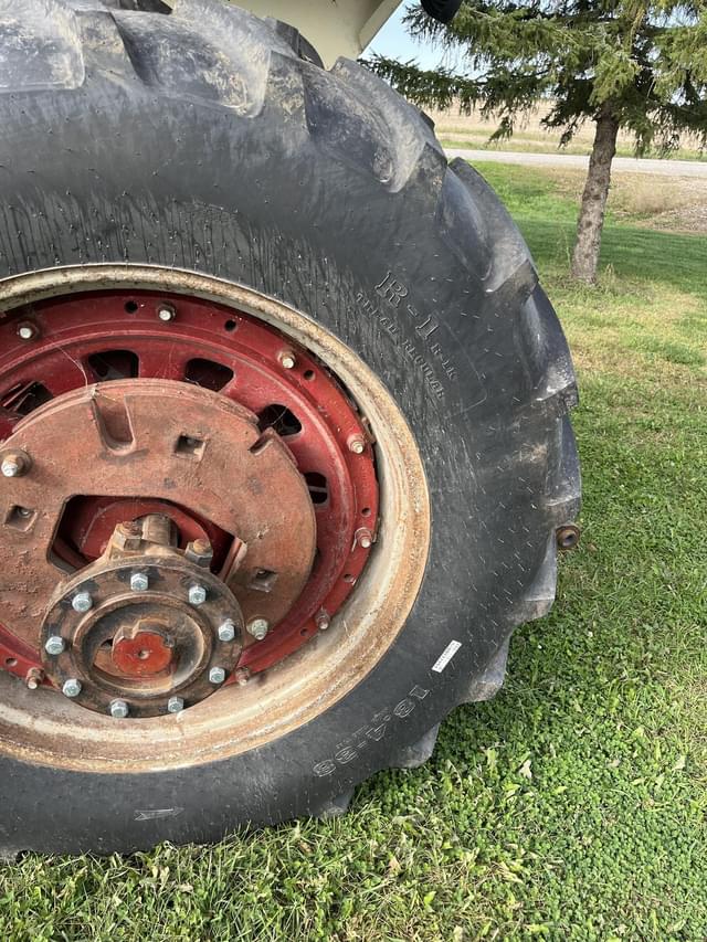 Image of International Harvester 1456 equipment image 4