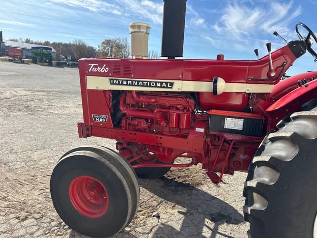 Image of International Harvester 1456 equipment image 4