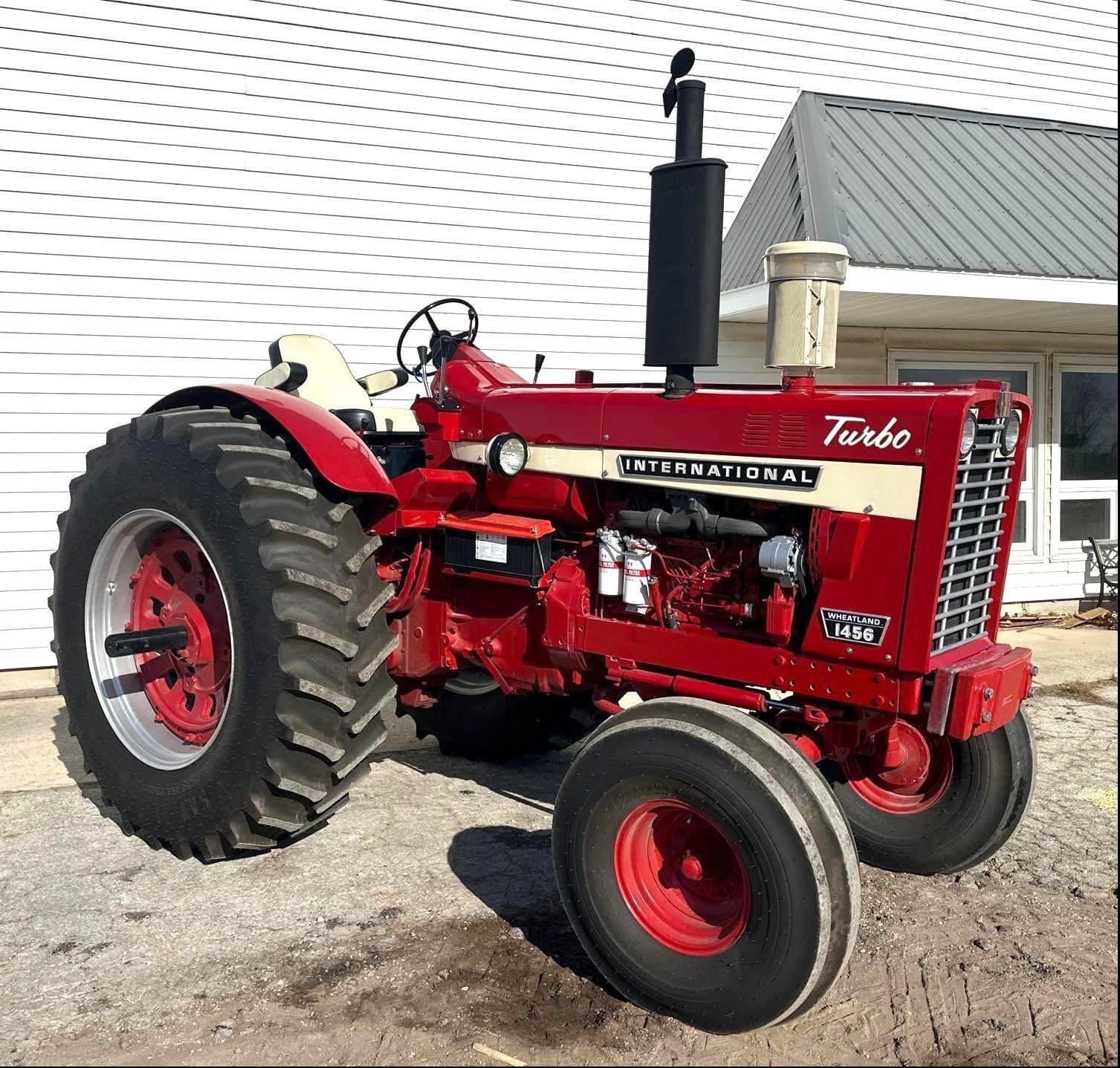 1970 International Harvester 1456 Equipment Image0