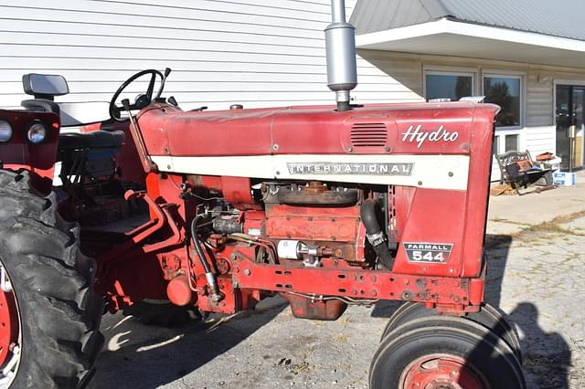 Image of International Harvester 544 equipment image 4