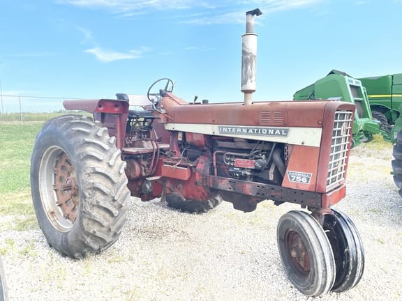 Main image International Harvester 756