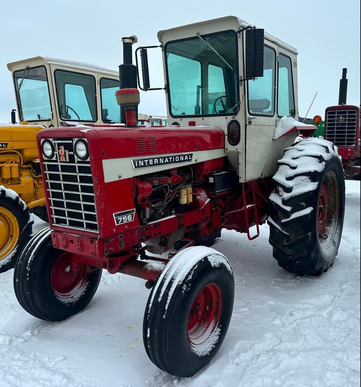 1970 International Harvester 756 Equipment Image0