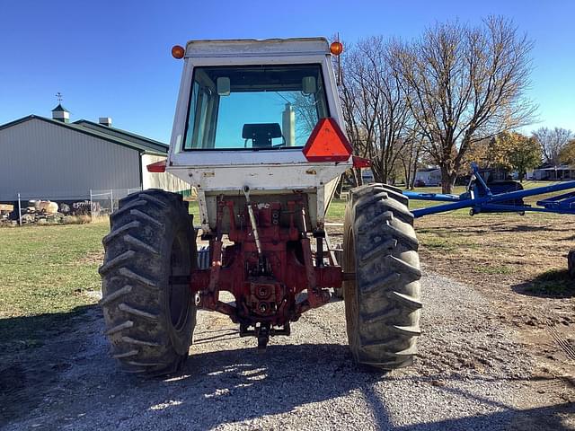 Image of International Harvester 826 equipment image 3