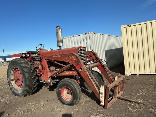 Image of International Harvester 856 equipment image 2