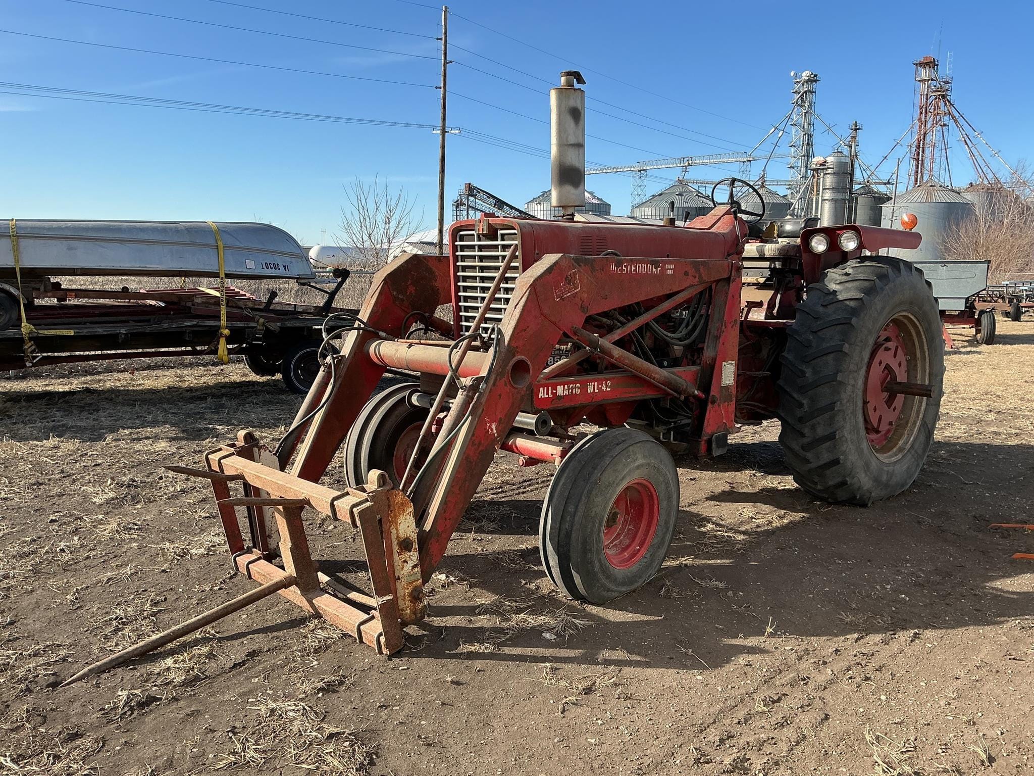 1970 International Harvester 856 Equipment Image0