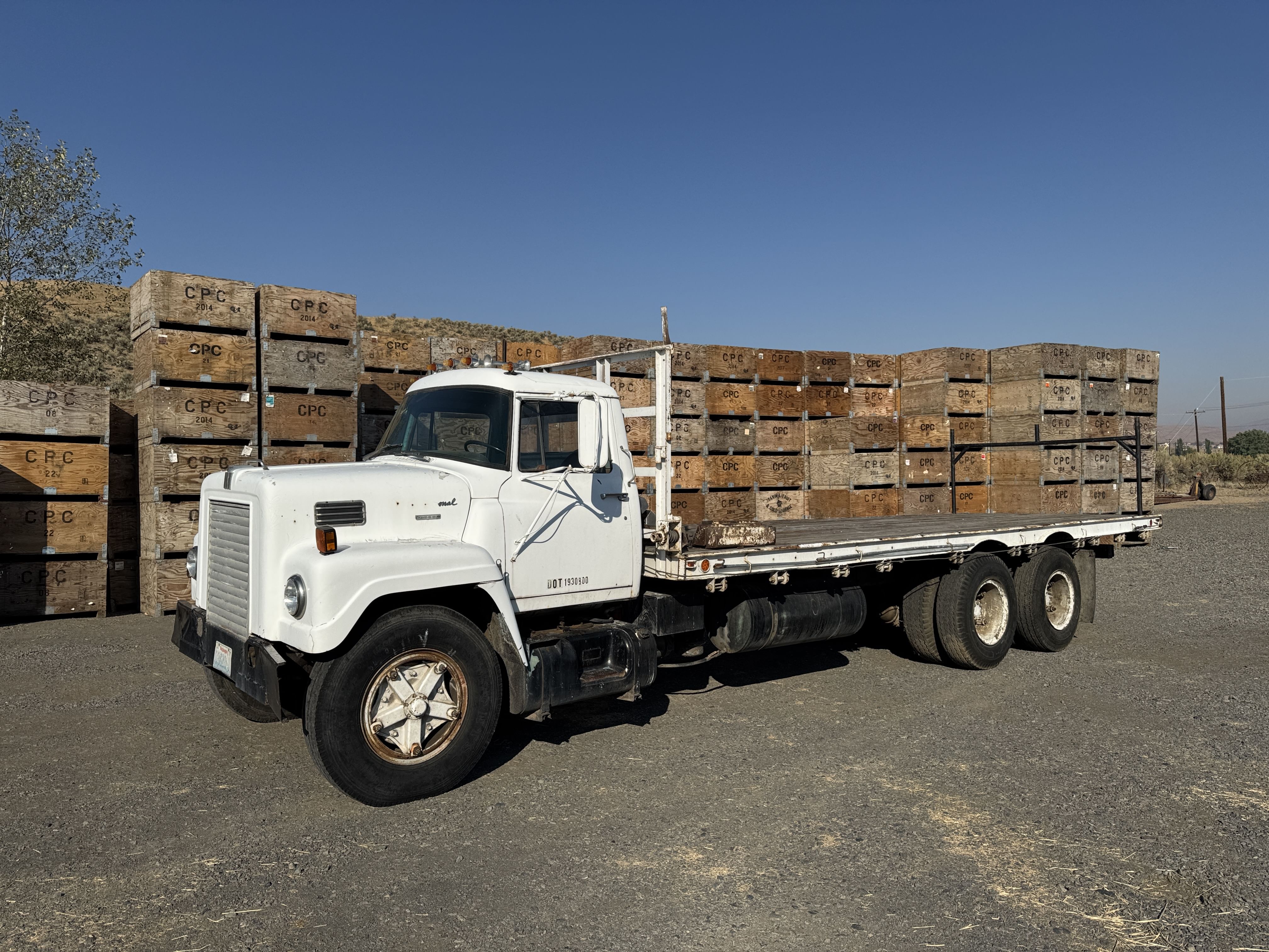 1970 International Fleetstar 2000 Equipment Image0