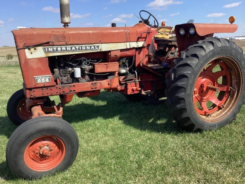 Main image International Harvester 656