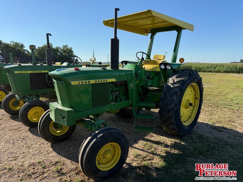 Image of John Deere 2520 Primary image