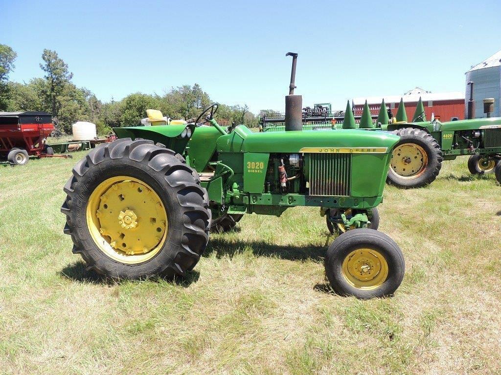 Image of John Deere 3020 Primary image
