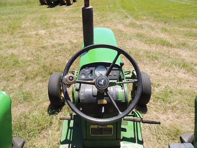 Image of John Deere 3020 equipment image 4