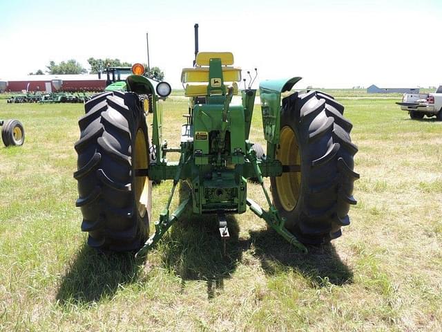 Image of John Deere 3020 equipment image 3