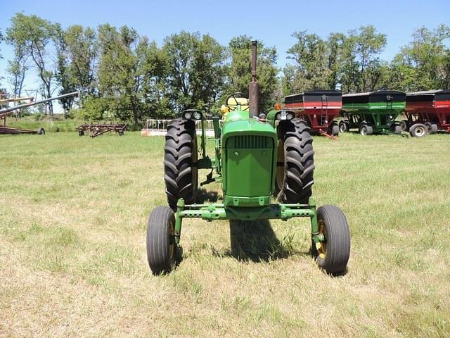 Image of John Deere 3020 equipment image 1