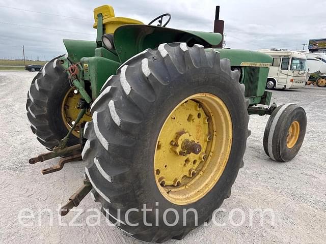 Image of John Deere 4020 equipment image 2