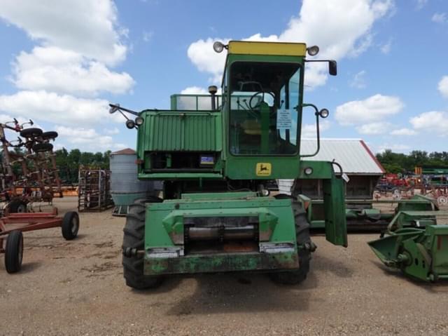 Image of John Deere 4400 equipment image 2