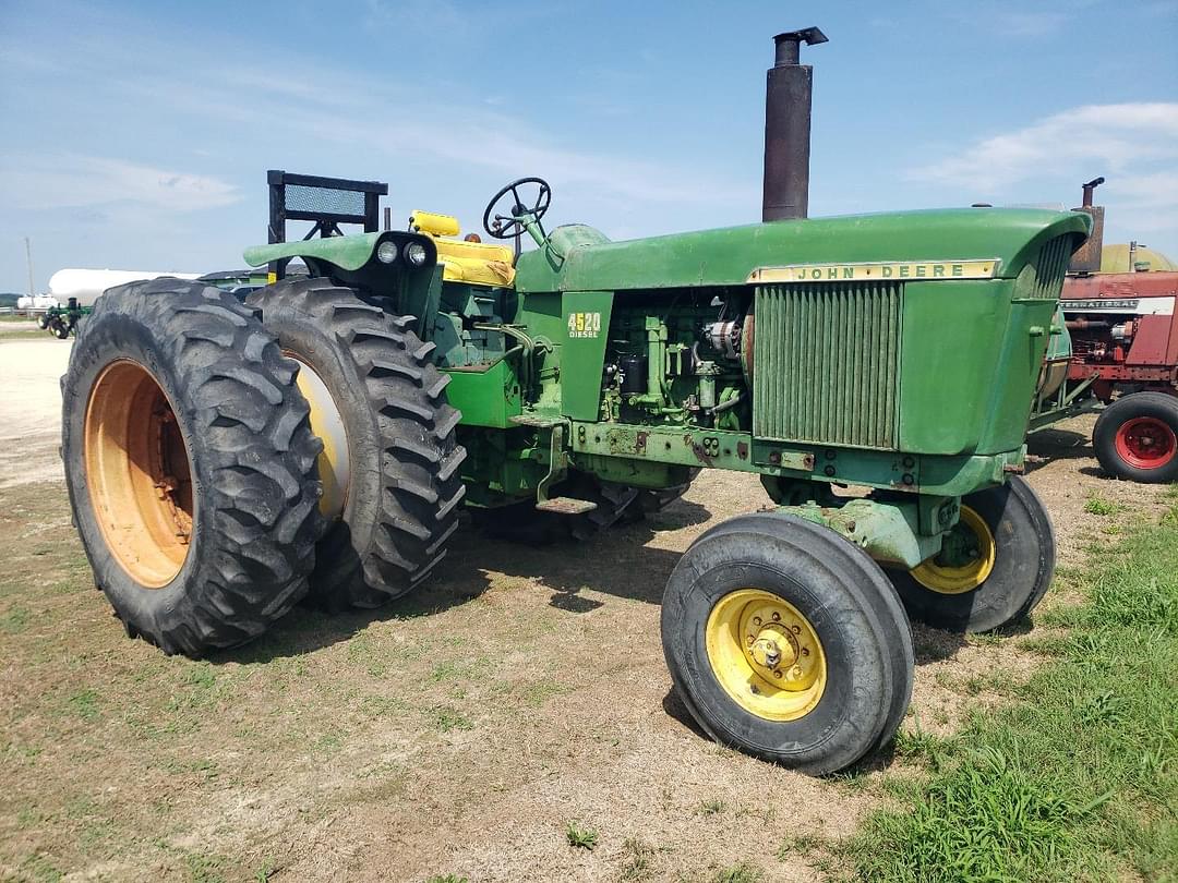 Image of John Deere 4520 Primary image