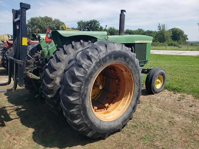 Image of John Deere 4520 equipment image 2