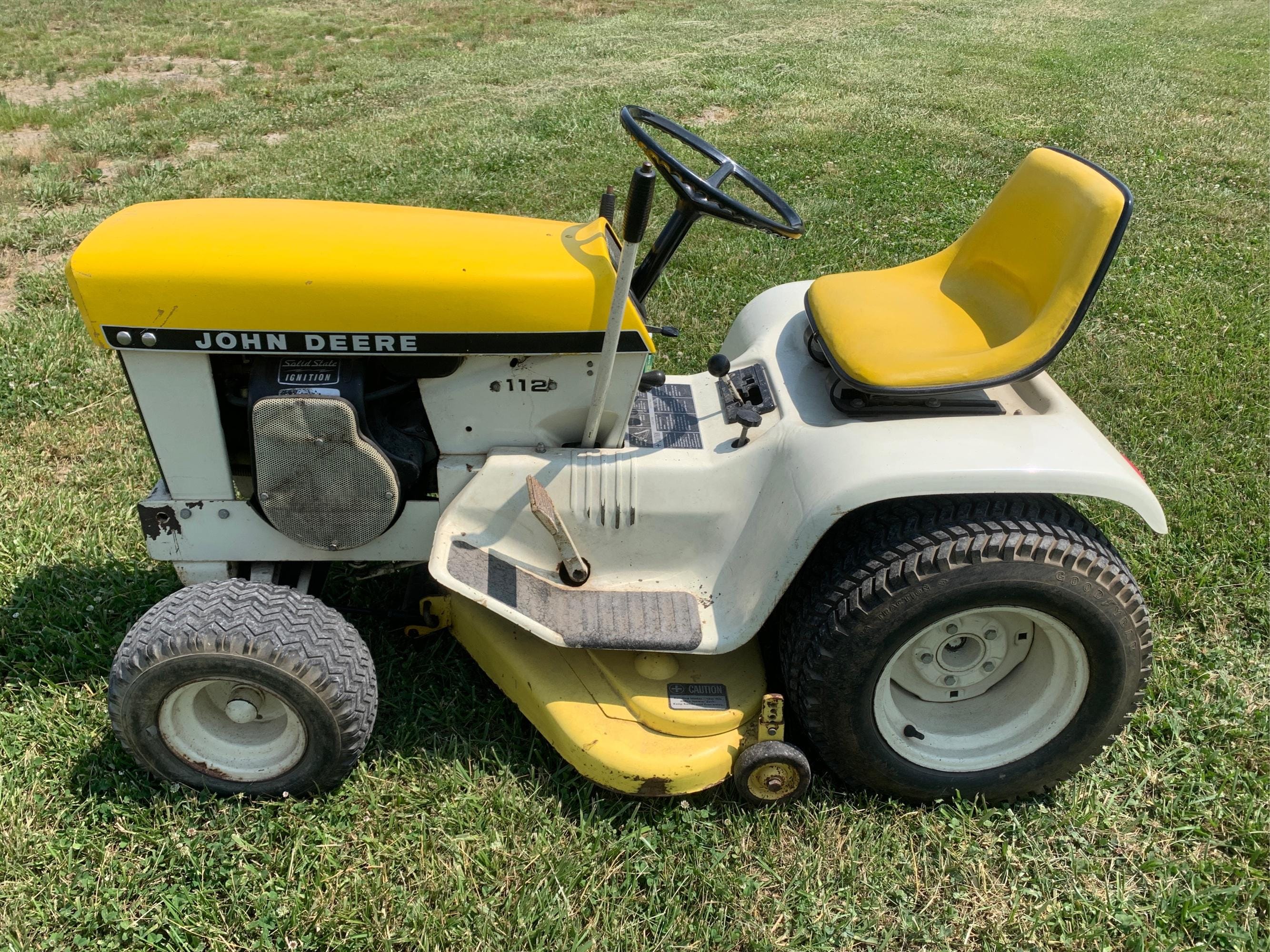 Main image John Deere 112