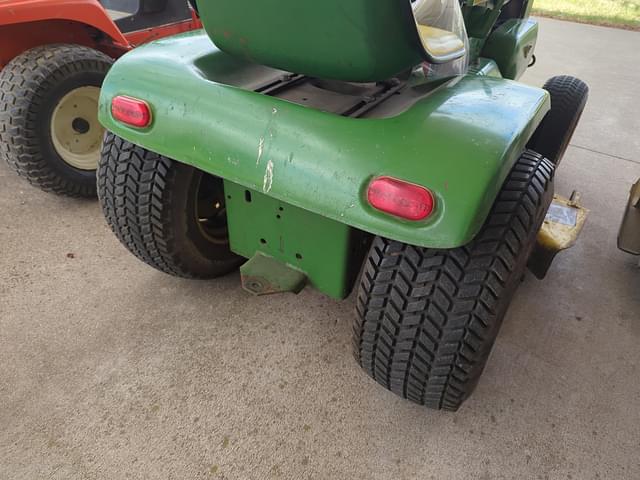 Image of John Deere 112 equipment image 3