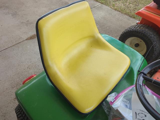 Image of John Deere 112 equipment image 4