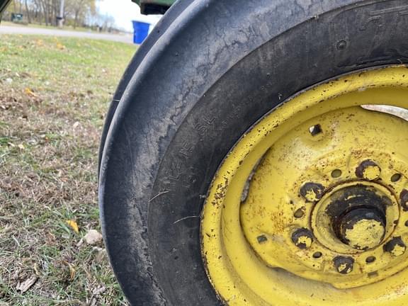 Image of John Deere 1120 equipment image 4