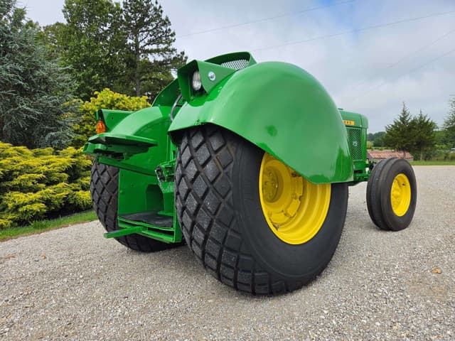 Image of John Deere 2020 equipment image 2
