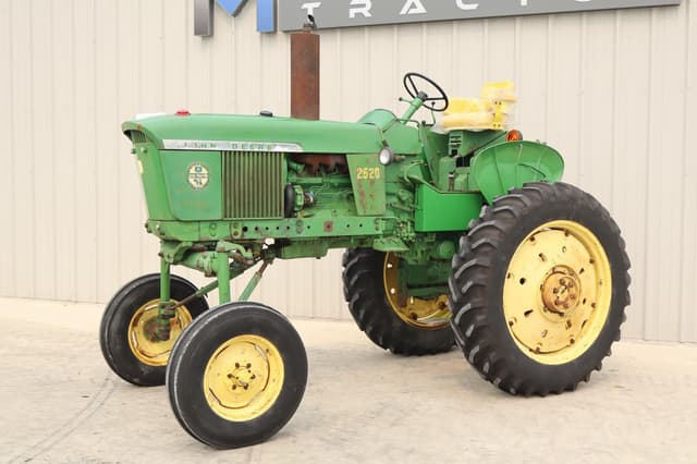 Image of John Deere 2520 equipment image 3