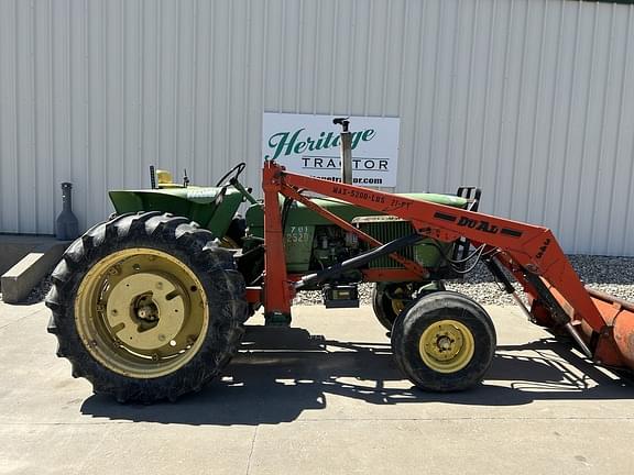 Image of John Deere 2520 equipment image 4